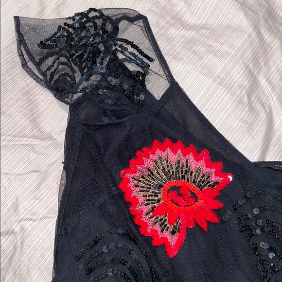 Women’s top - Picture 4 of 5